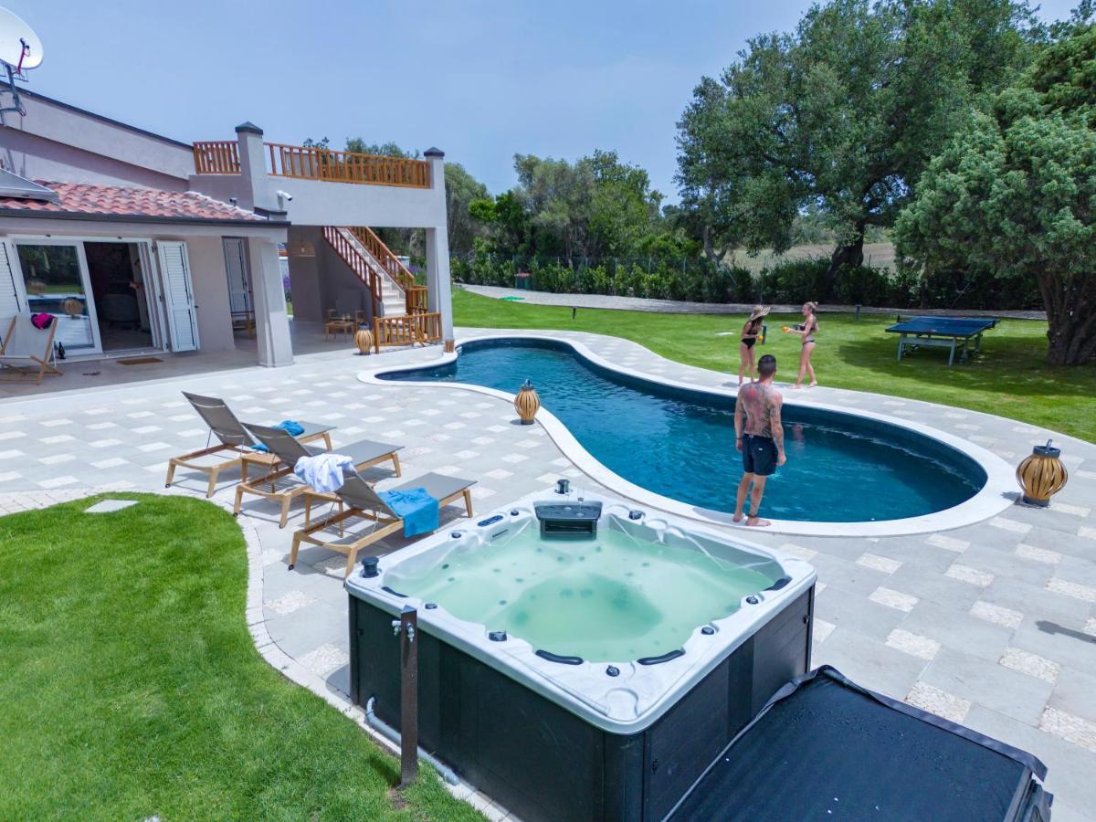 Villa Golden Root Real Estate San Teodoro  Exterior photo