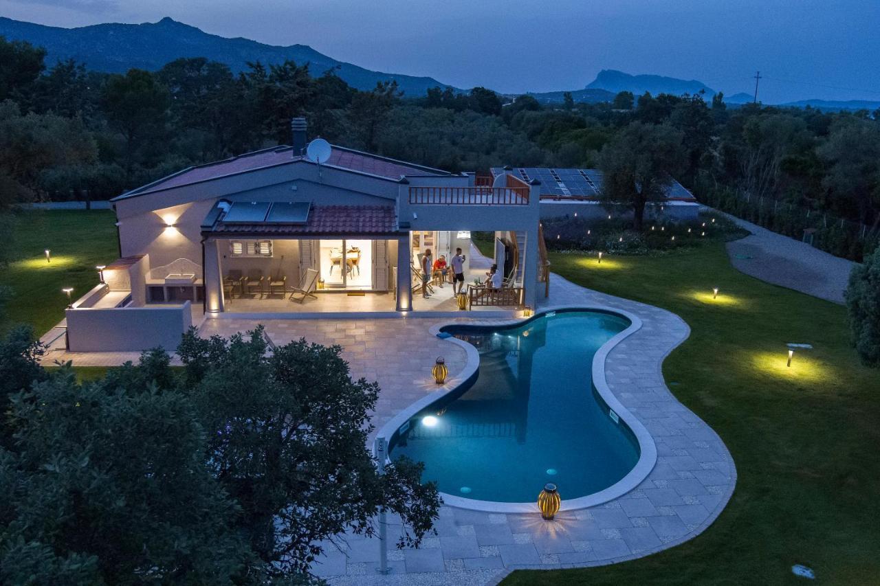Villa Golden Root Real Estate San Teodoro  Exterior photo